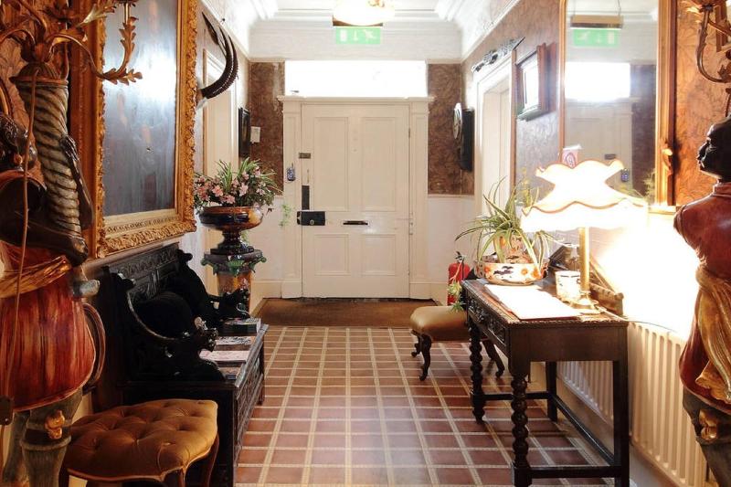 Charlemont House image