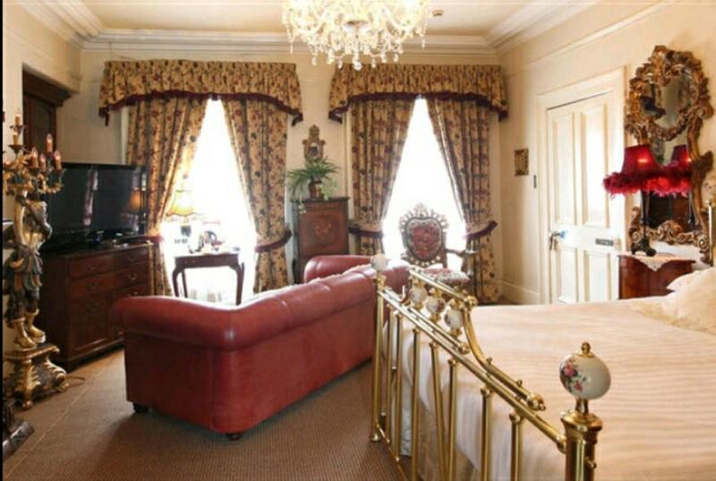 Charlemont House image