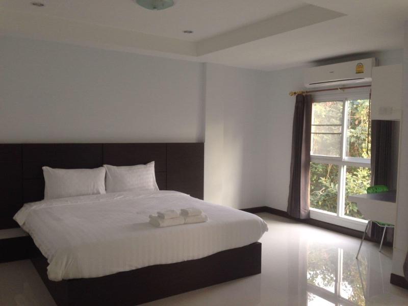 Praiyanan Place Hotel image