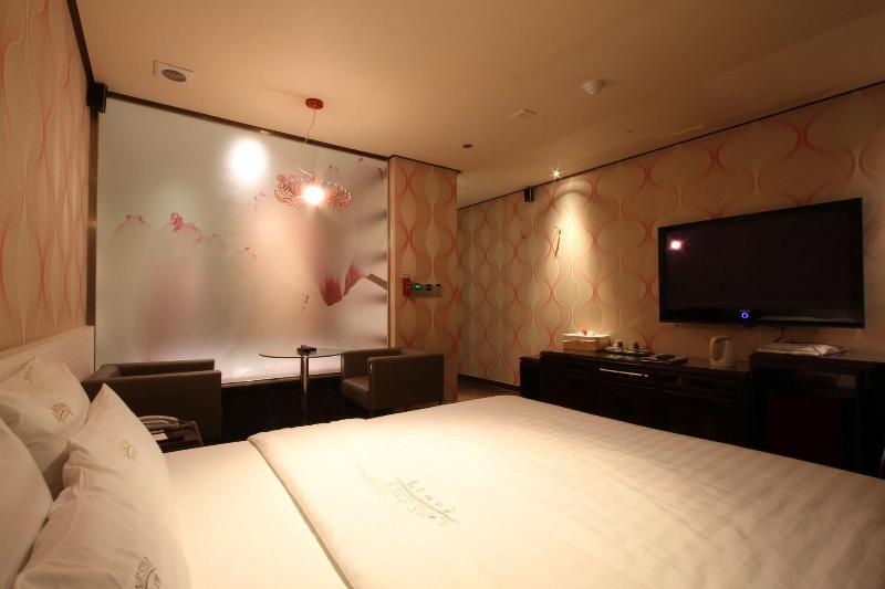 Lonestar Hotel