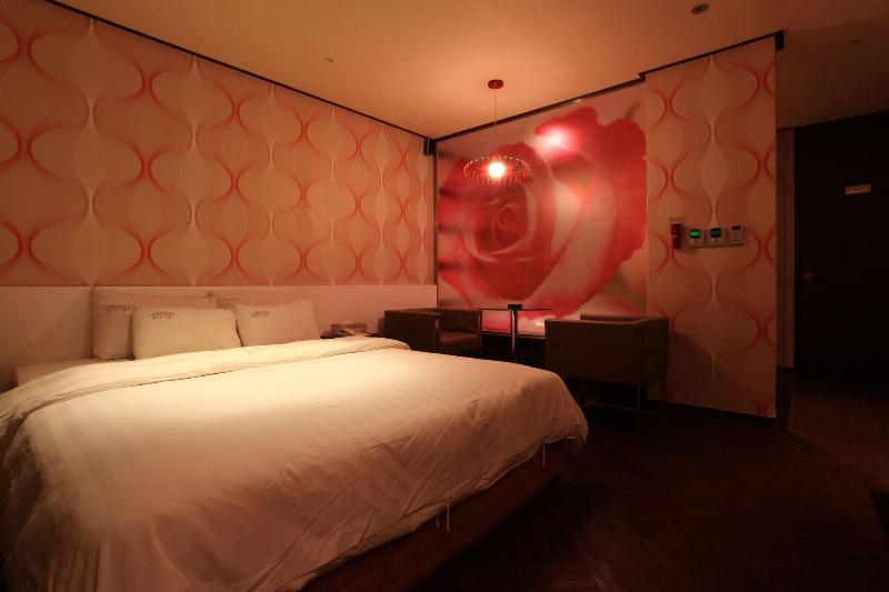 Lonestar Hotel