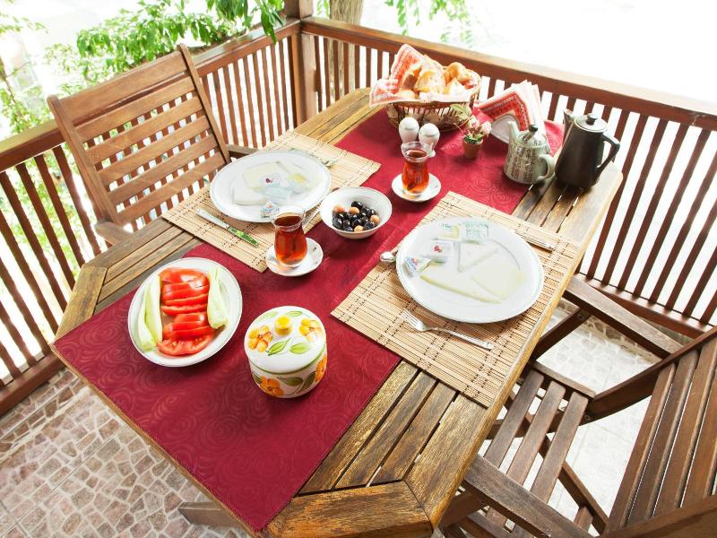 Orhan Kutbay'in Evi Turyolu Cafe Pansiyon image