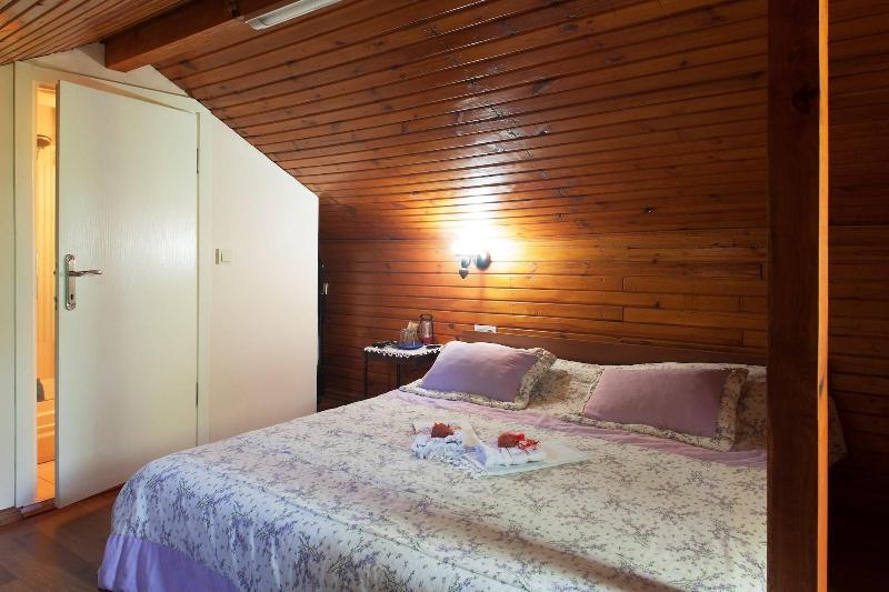 Orhan Kutbay'in Evi Turyolu Cafe Pansiyon image