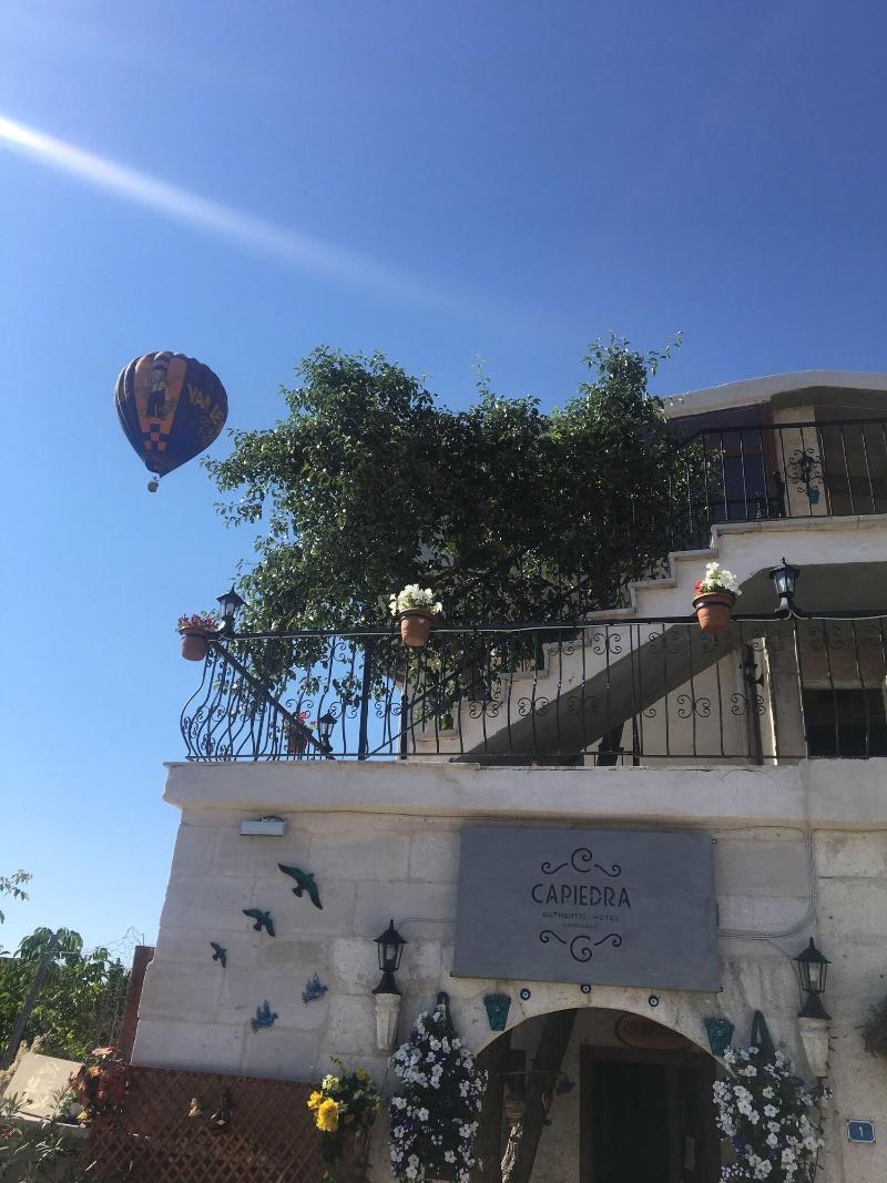 Capiedra Hotel image