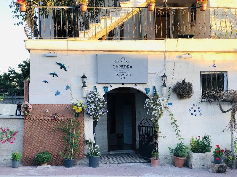 Capiedra Hotel image