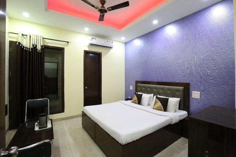 Oyo 7724 Hotel Kohinoor City