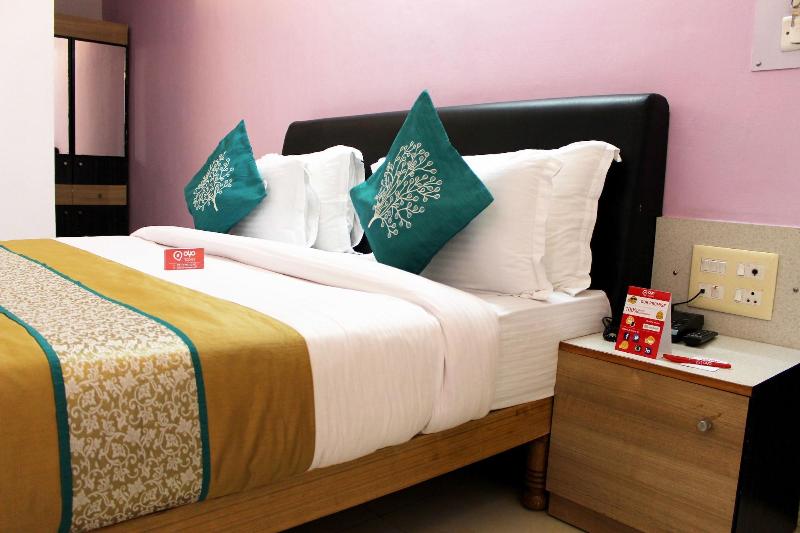 Oyo 1915 Hotel Central Park Inn
