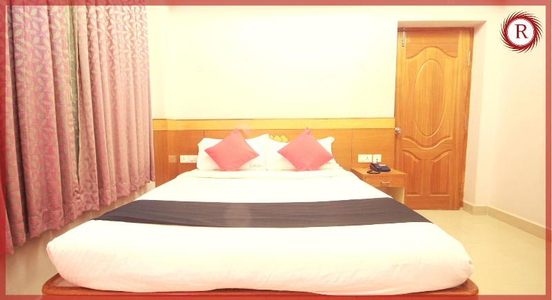Hotel Raks image