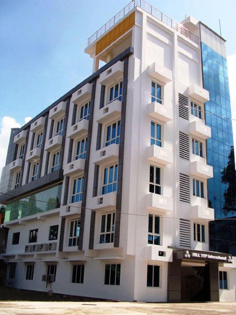Hotel Hilltop International — general view