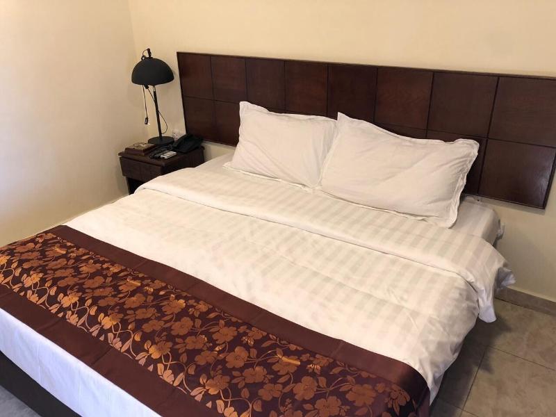 Mass Paradise Hotel image