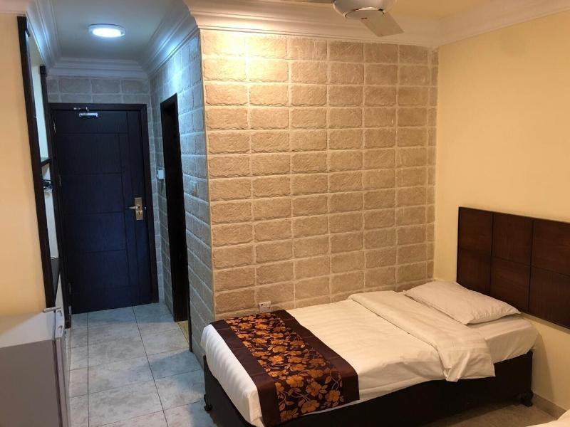 Mass Paradise Hotel image