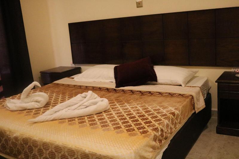 Mass Paradise Hotel image