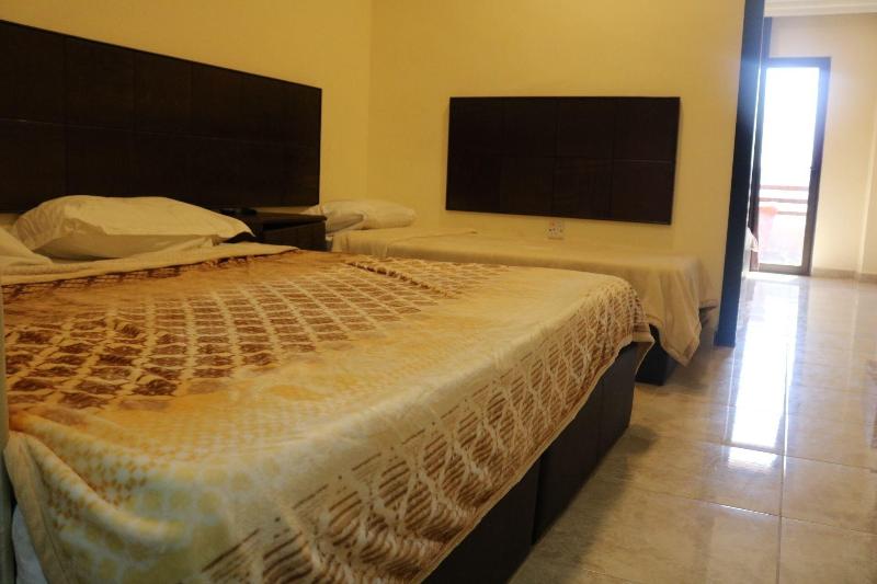 Mass Paradise Hotel image