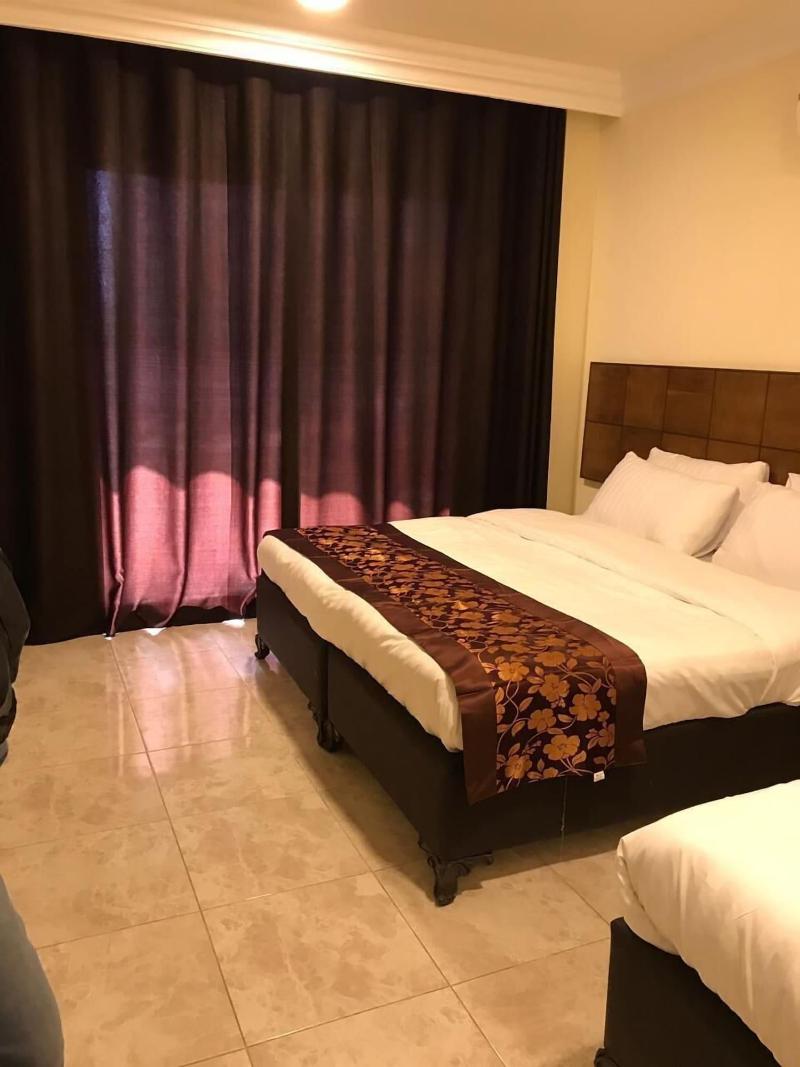 Mass Paradise Hotel image