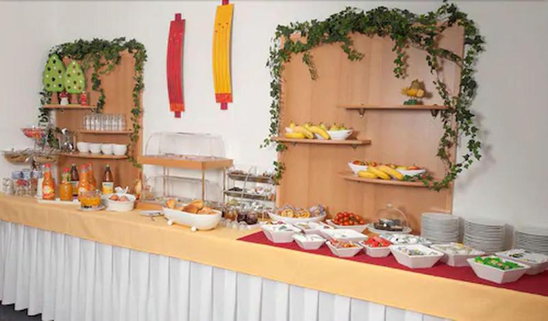 Hotel König image