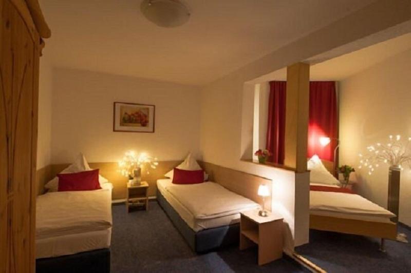 Hotel König image