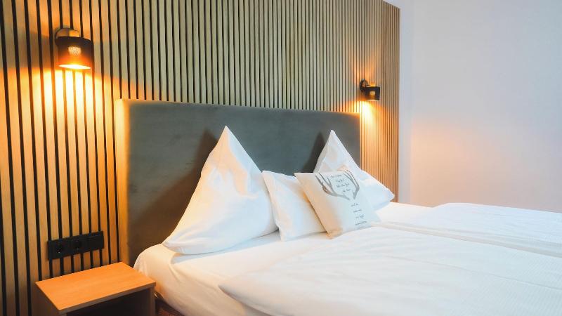 Hotel König image