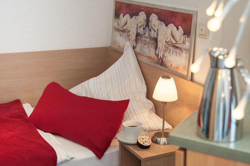 Hotel König image