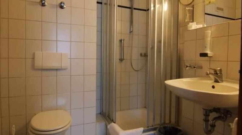 Zum Treuen Bartel image