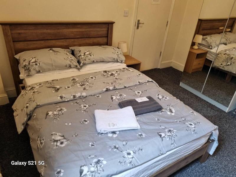 Shamrock Guest House image
