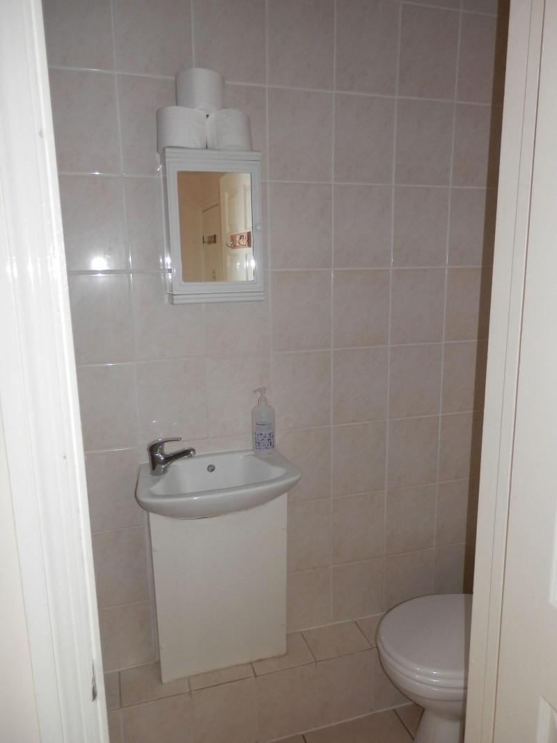 Shamrock Guest House image