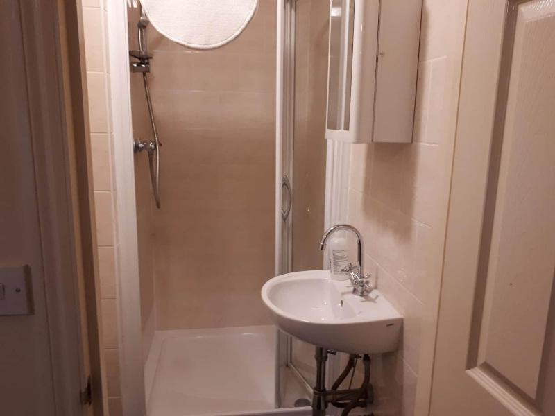 Shamrock Guest House image