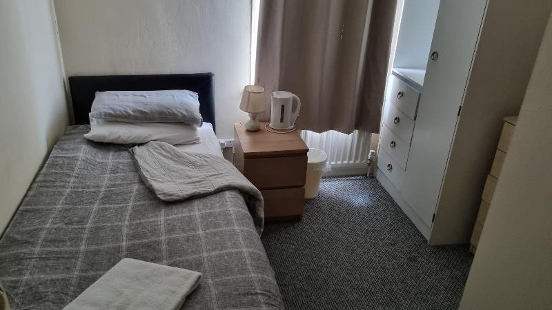 Shamrock Guest House image