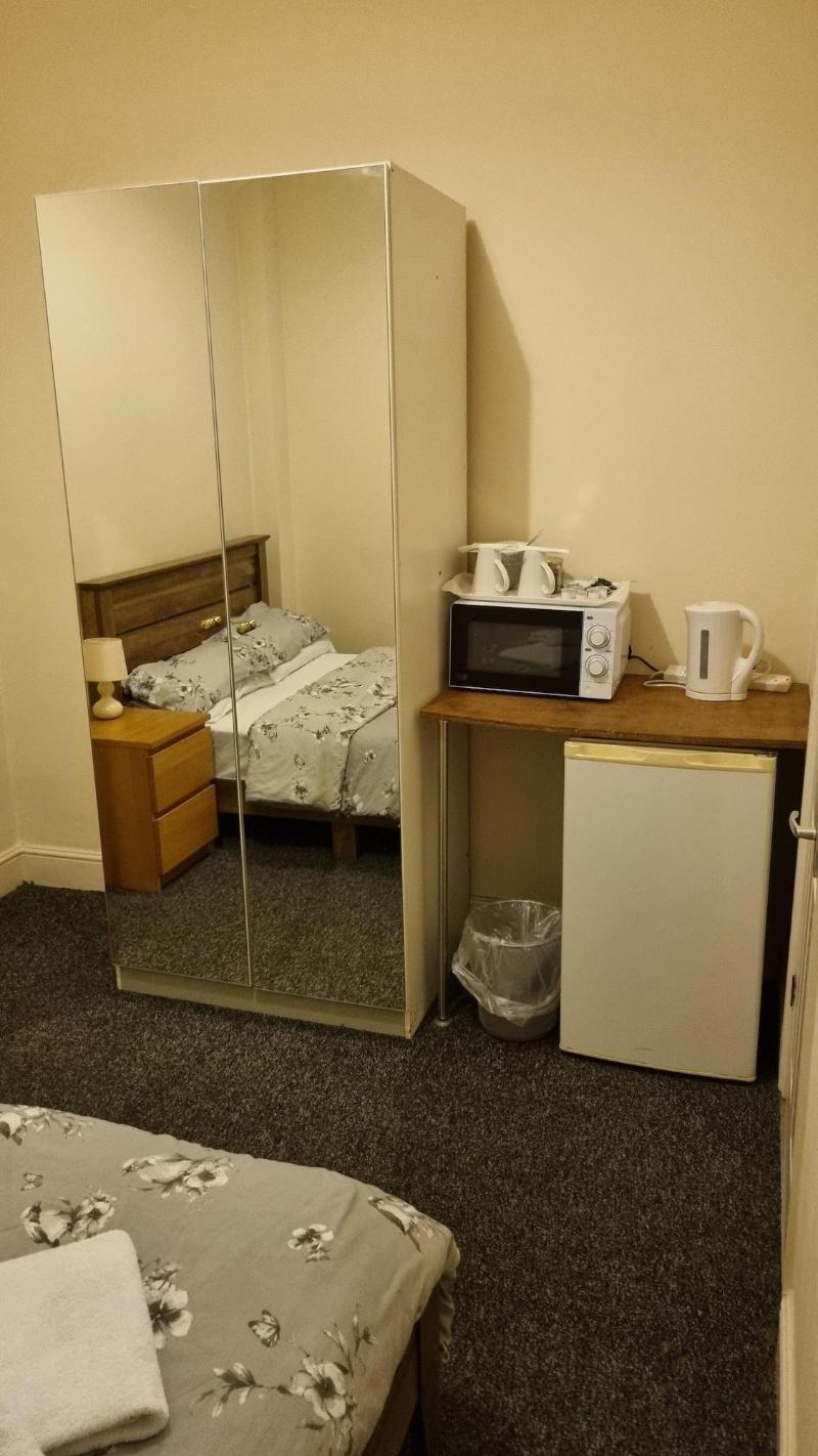 Shamrock Guest House image