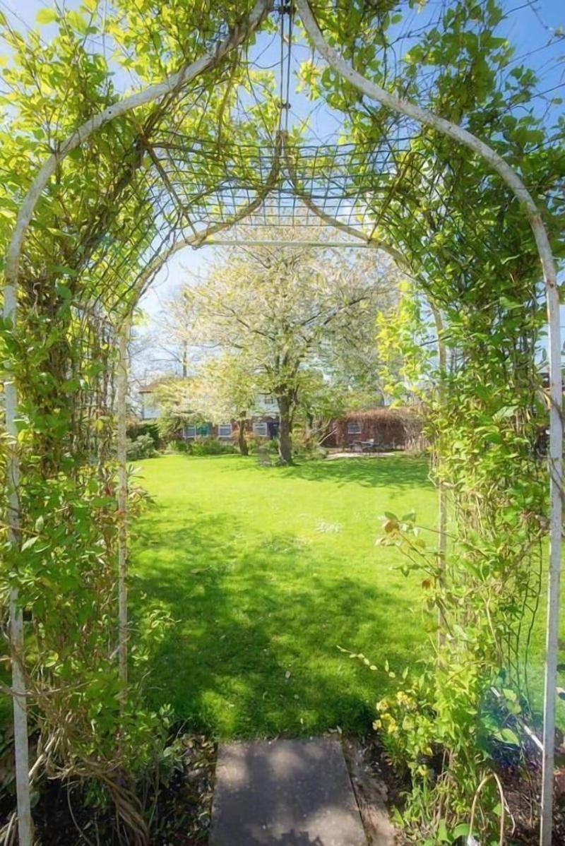 Woodcote Hotel image