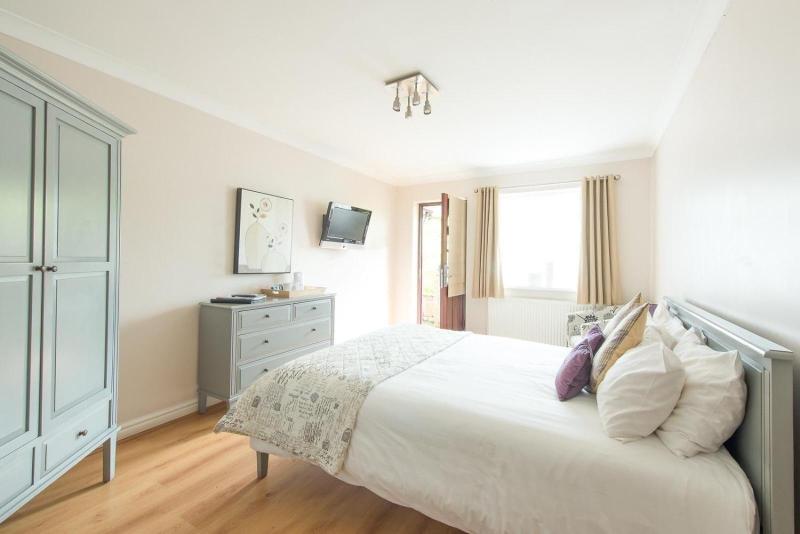 Woodcote Hotel image