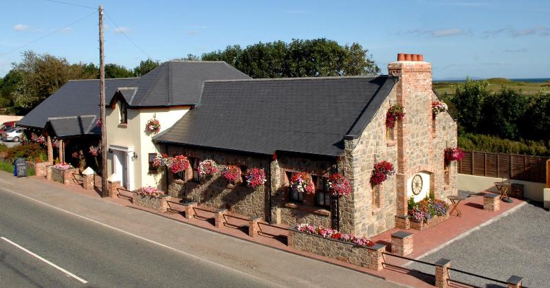 New Overlander Inn image