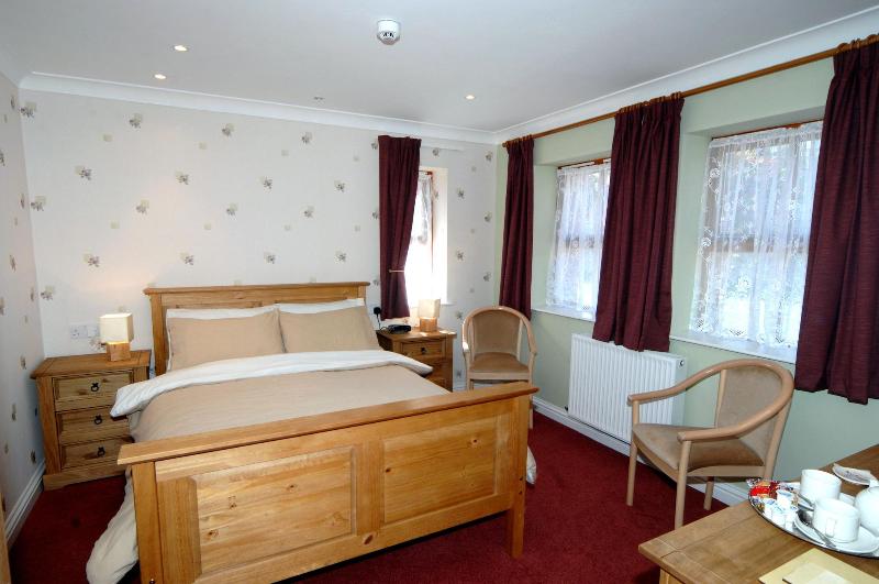 New Overlander Inn image
