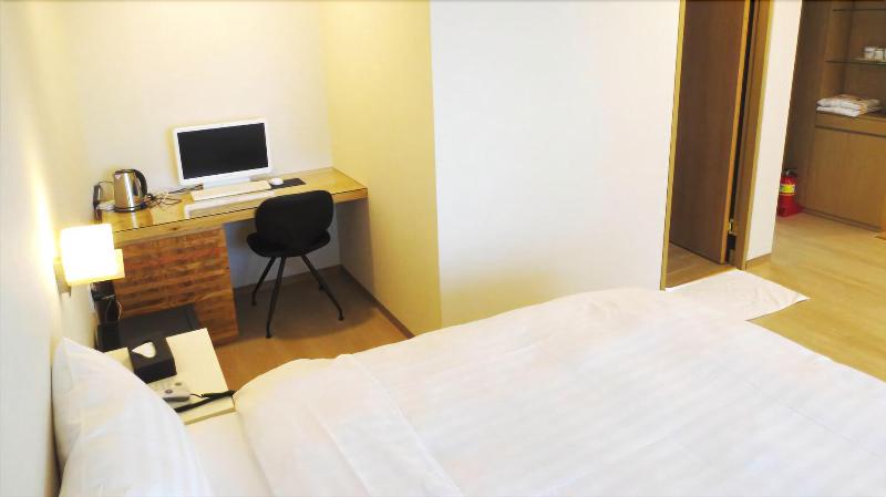 Hotel Khan