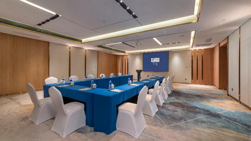 Holiday Inn Express E'Mei Qiliping image