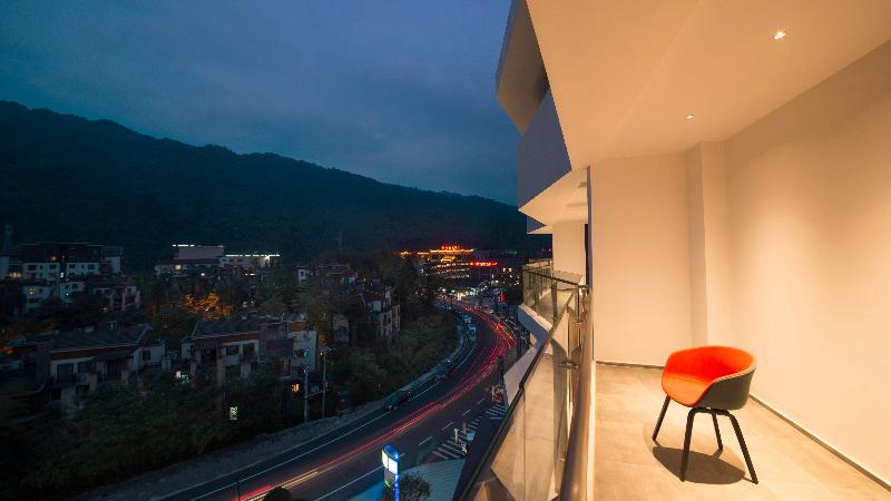 Holiday Inn Express E'Mei Qiliping image