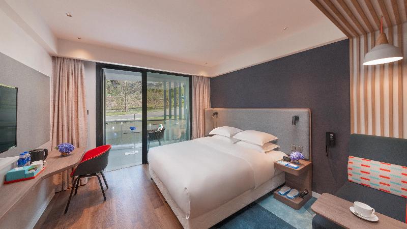 Holiday Inn Express E'Mei Qiliping image
