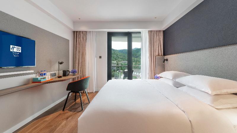 Holiday Inn Express E'Mei Qiliping image