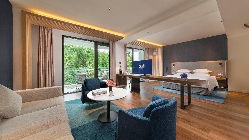 Holiday Inn Express E'Mei Qiliping image