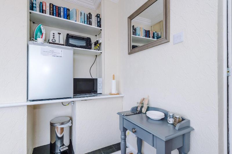 Holcombe Guest House image