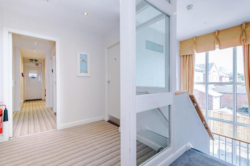 Holcombe Guest House image