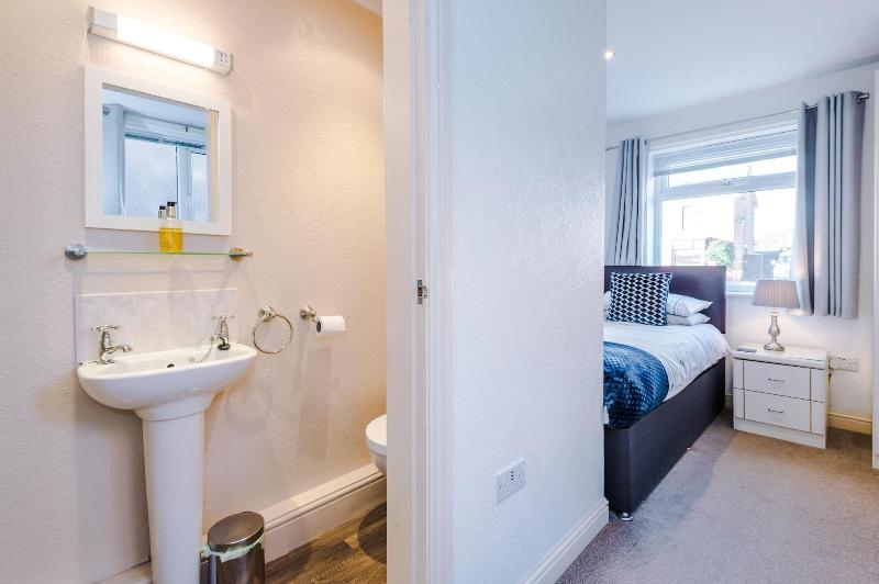 Holcombe Guest House image