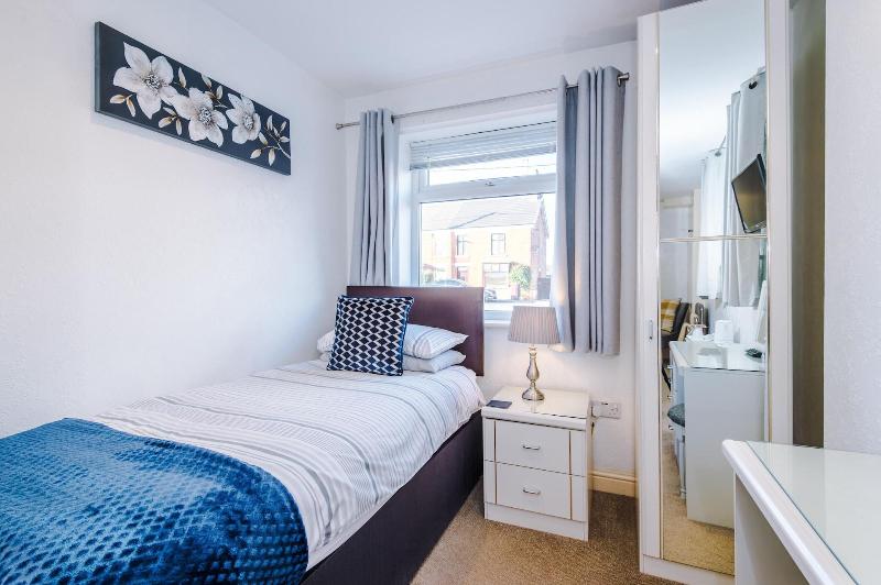 Holcombe Guest House image