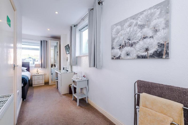 Holcombe Guest House image