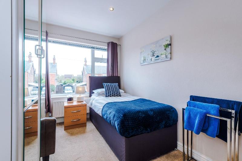 Holcombe Guest House image