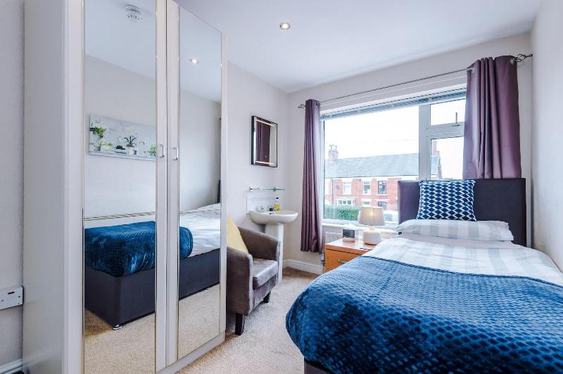 Holcombe Guest House image
