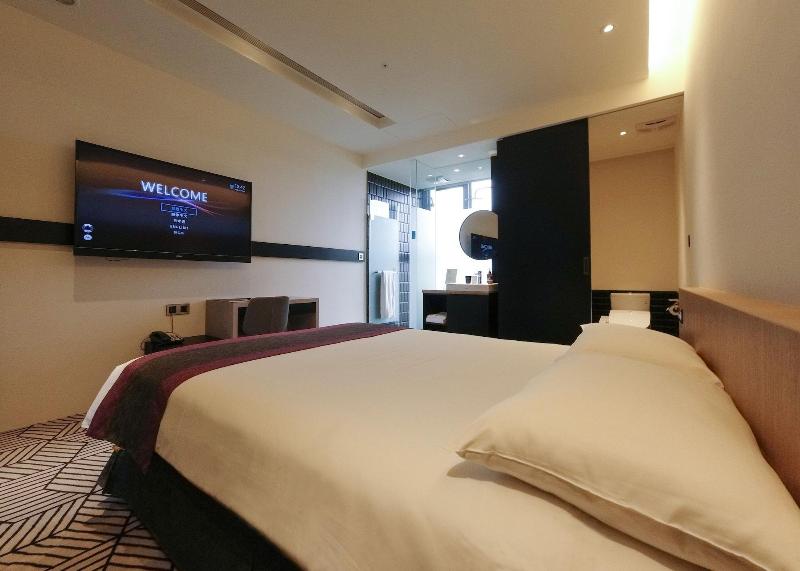 Royal Roi Hotel image