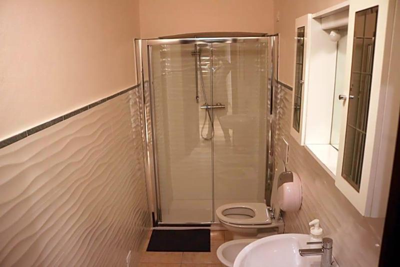 R.T House's image