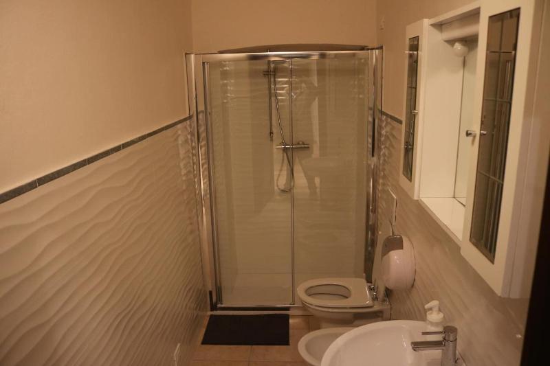 R.T House's image