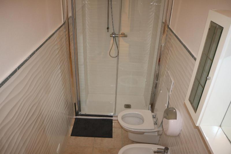 R.T House's image
