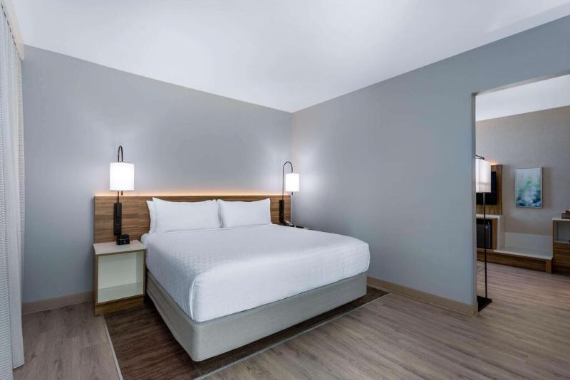 Wyndham Garden Miami International Airport image